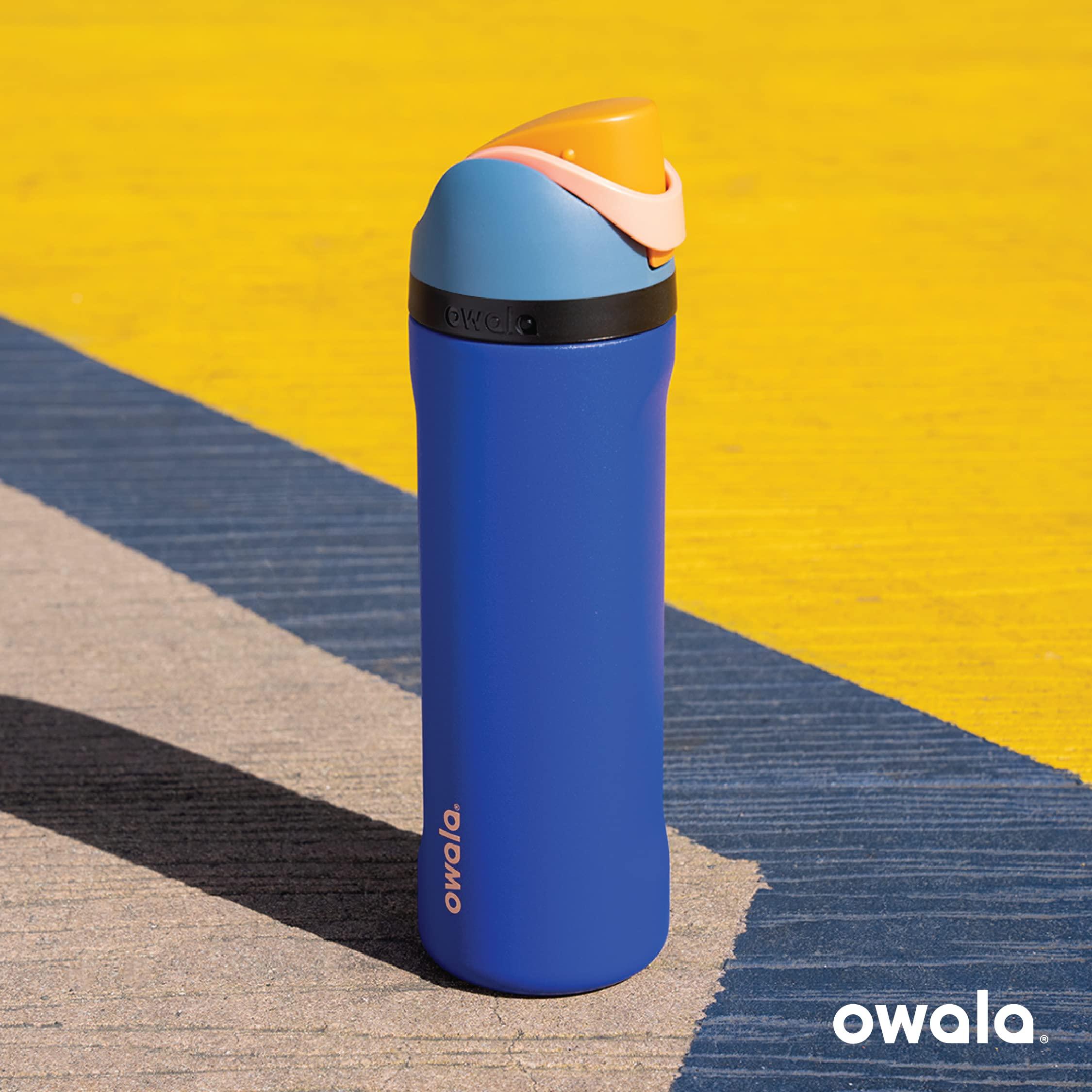 Owala FreeSip Insulated Stainless Steel Water Bottle with Straw, BPA-Free Sports Water Bottle, Great for Travel, 32 Oz, Very, Very Dark - Image 2