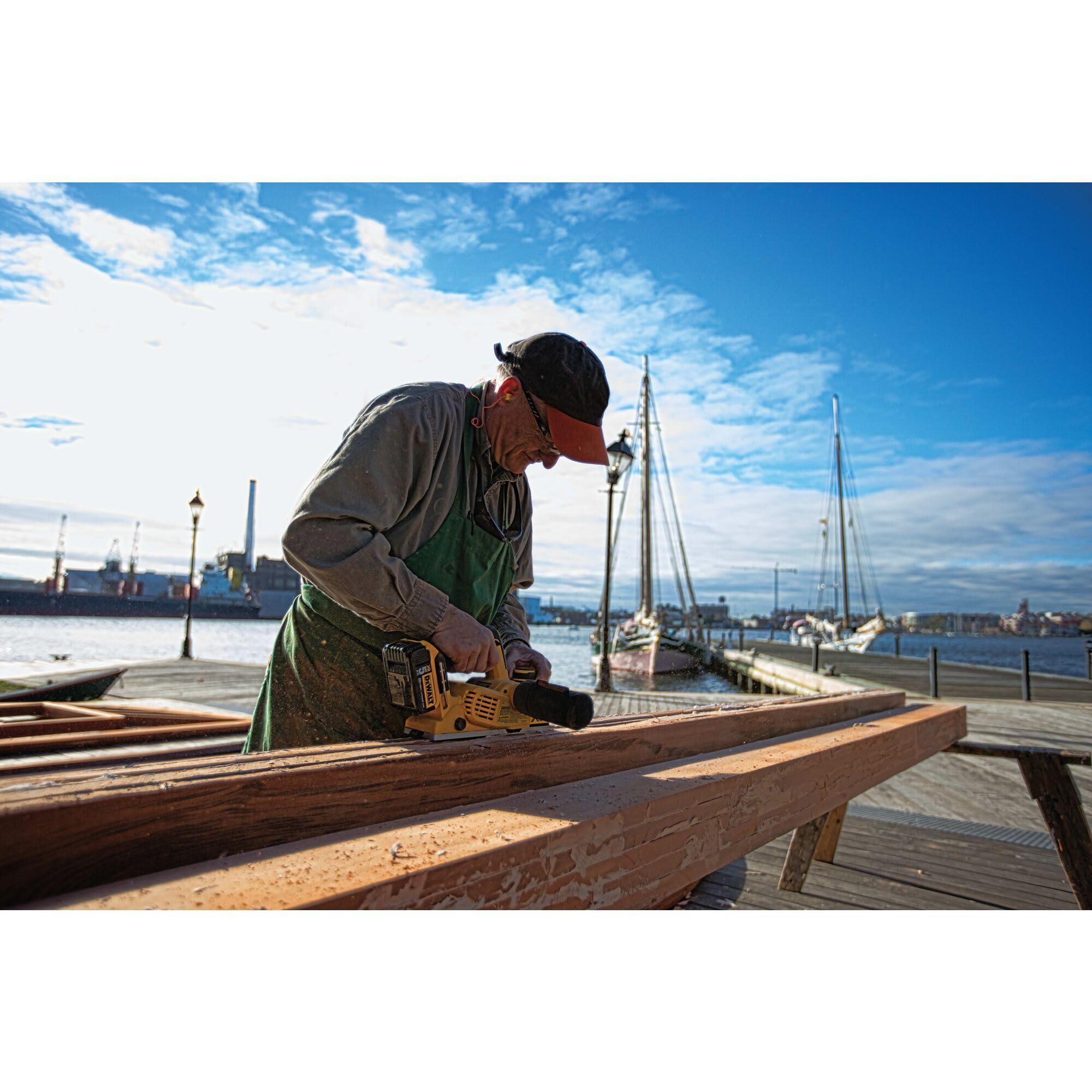 DEWALT 20V MAX Planer, 30,000 Cuts Per Minute, 2 mm Cut Depth, Brushless Motor, Bare Tool Only (DCP580B) - Image 2