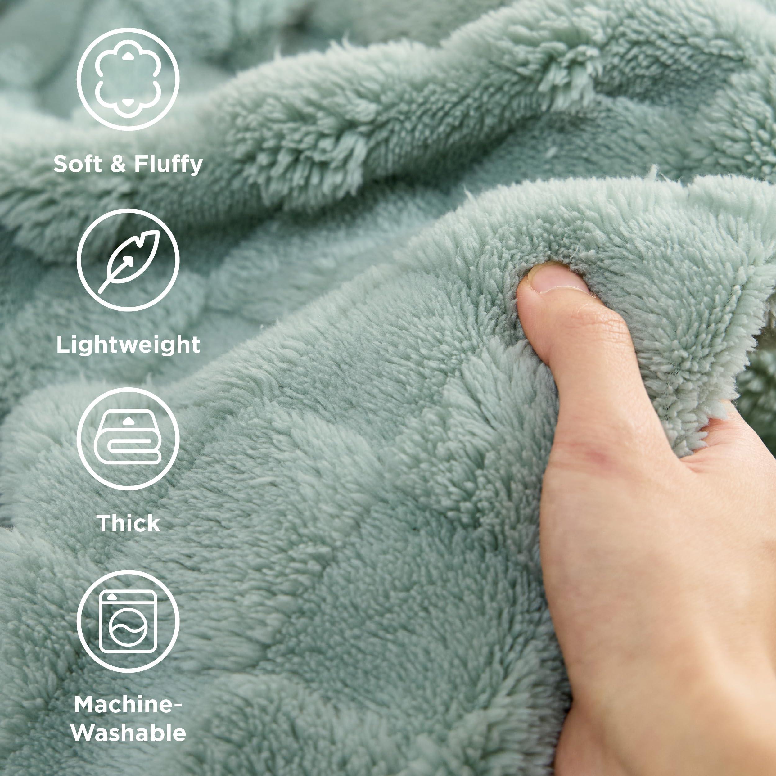 Bedsure Sage Green Fleece Blanket for Couch - Checkered Throw Blanket for Women, Cute Soft Cozy Throw for Girls, 50x60 Inches - Image 4