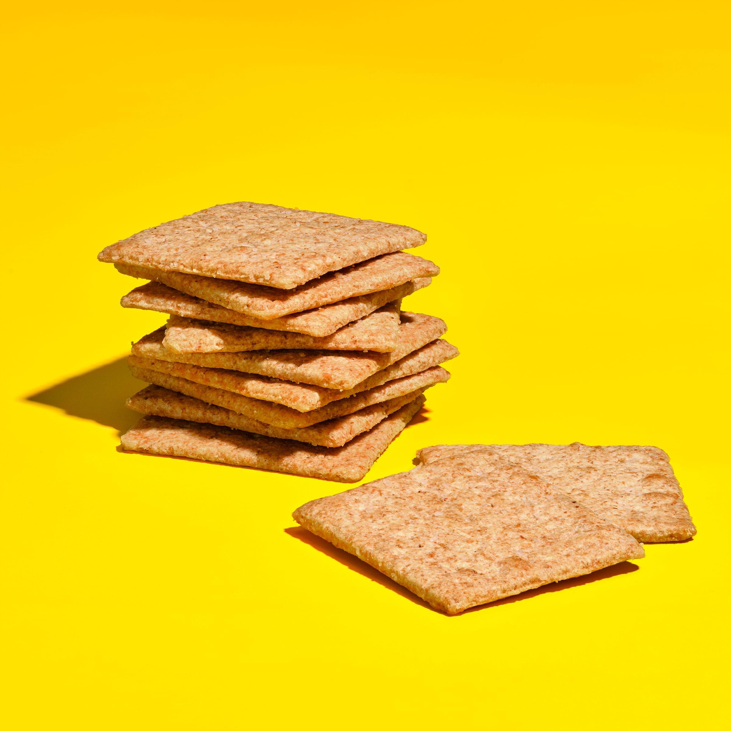 Wheat Thins Original Snacks, Whole Grain Wheat Crackers, Snack Crackers, Party Size, 20 oz Box - Image 4