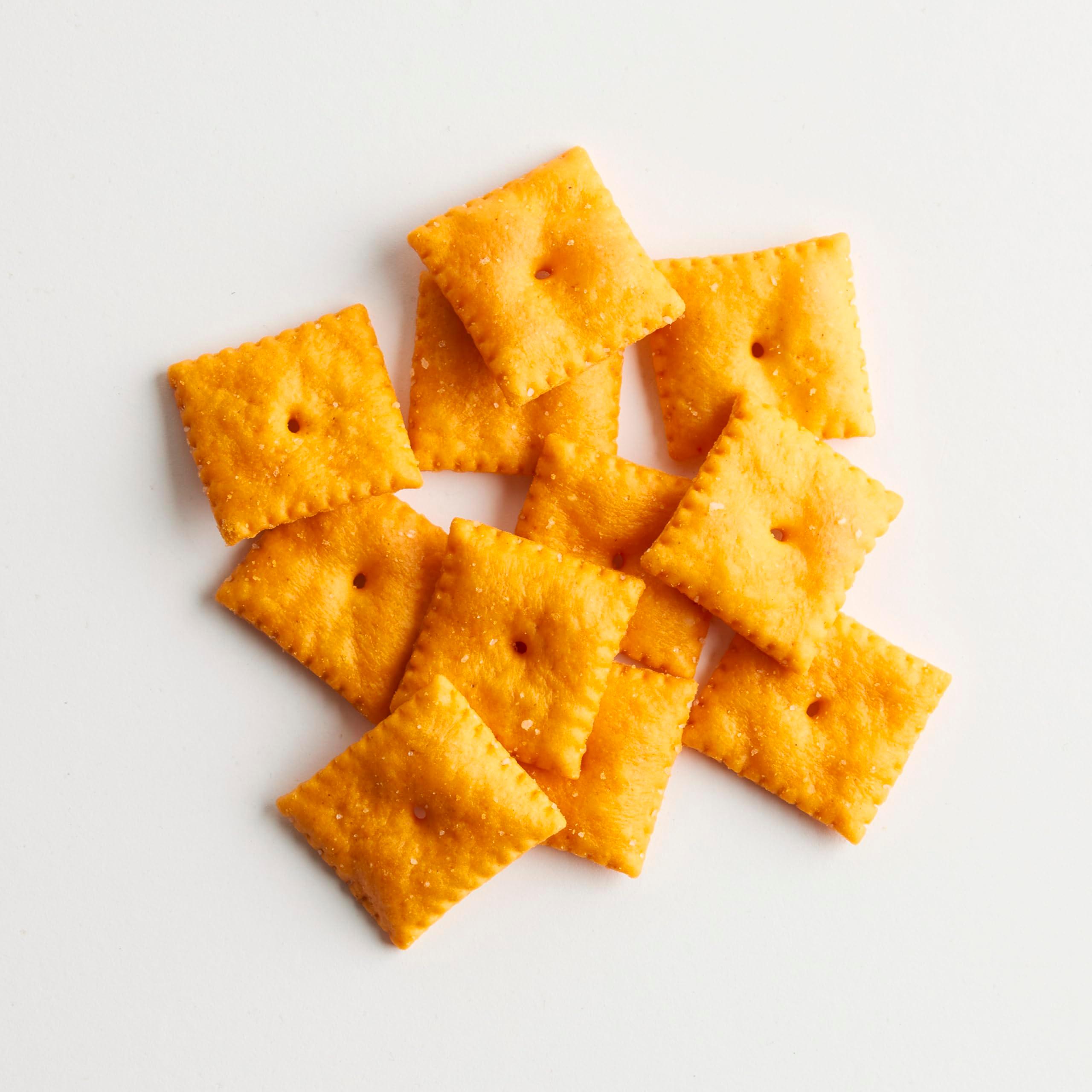 Annie's Organic Cheddar Squares, Baked Cracker Snacks, 7.5 oz - Image 4