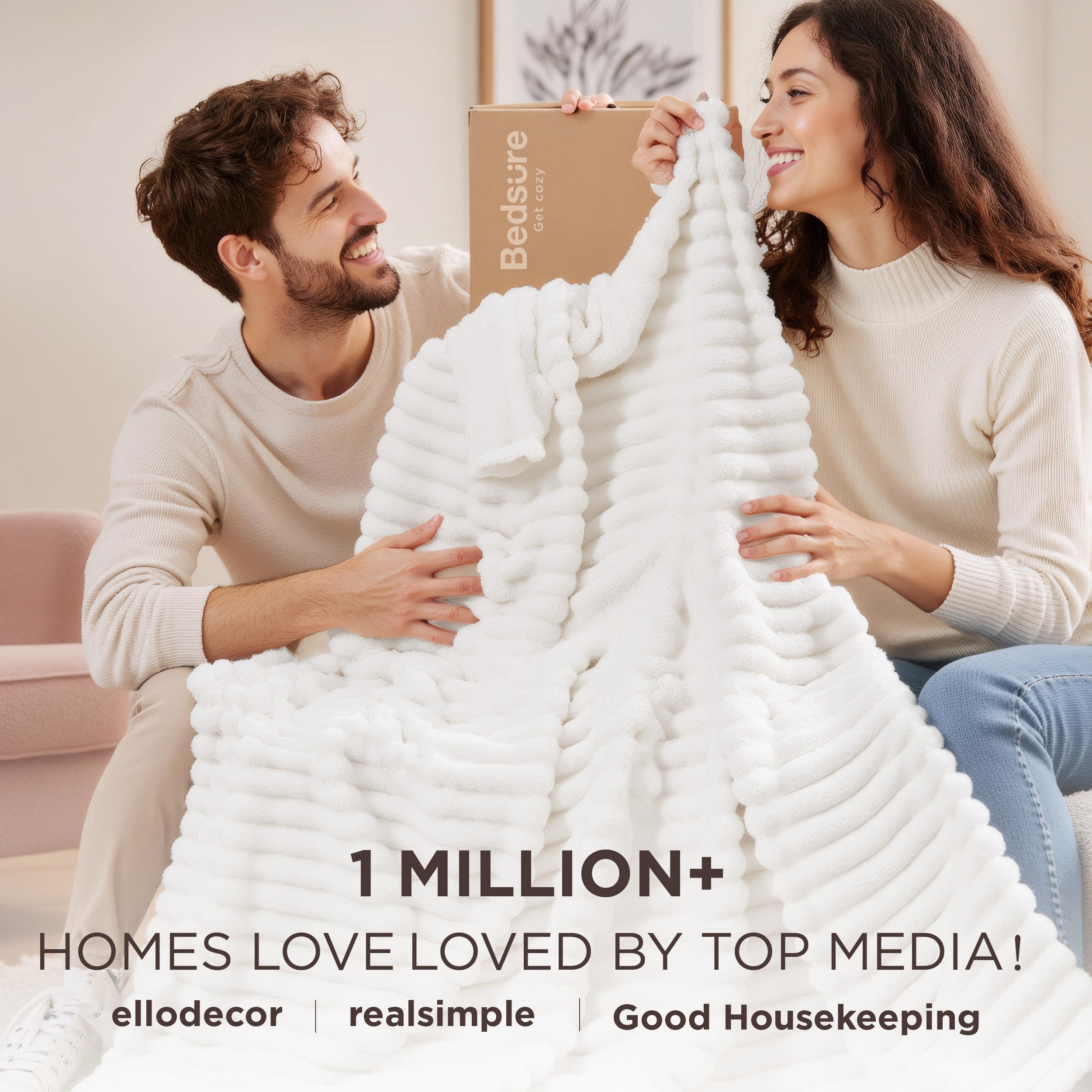Bedsure White Throw Blanket for Couch - GentleSoft Cozy Blanket for Women, Cute Fleece Throws for Girls, Room Home Dorm Decor, Birthday Gifts for Women Men Mom Teacher Gifts, Off White, 50x60 Inches - Image 4