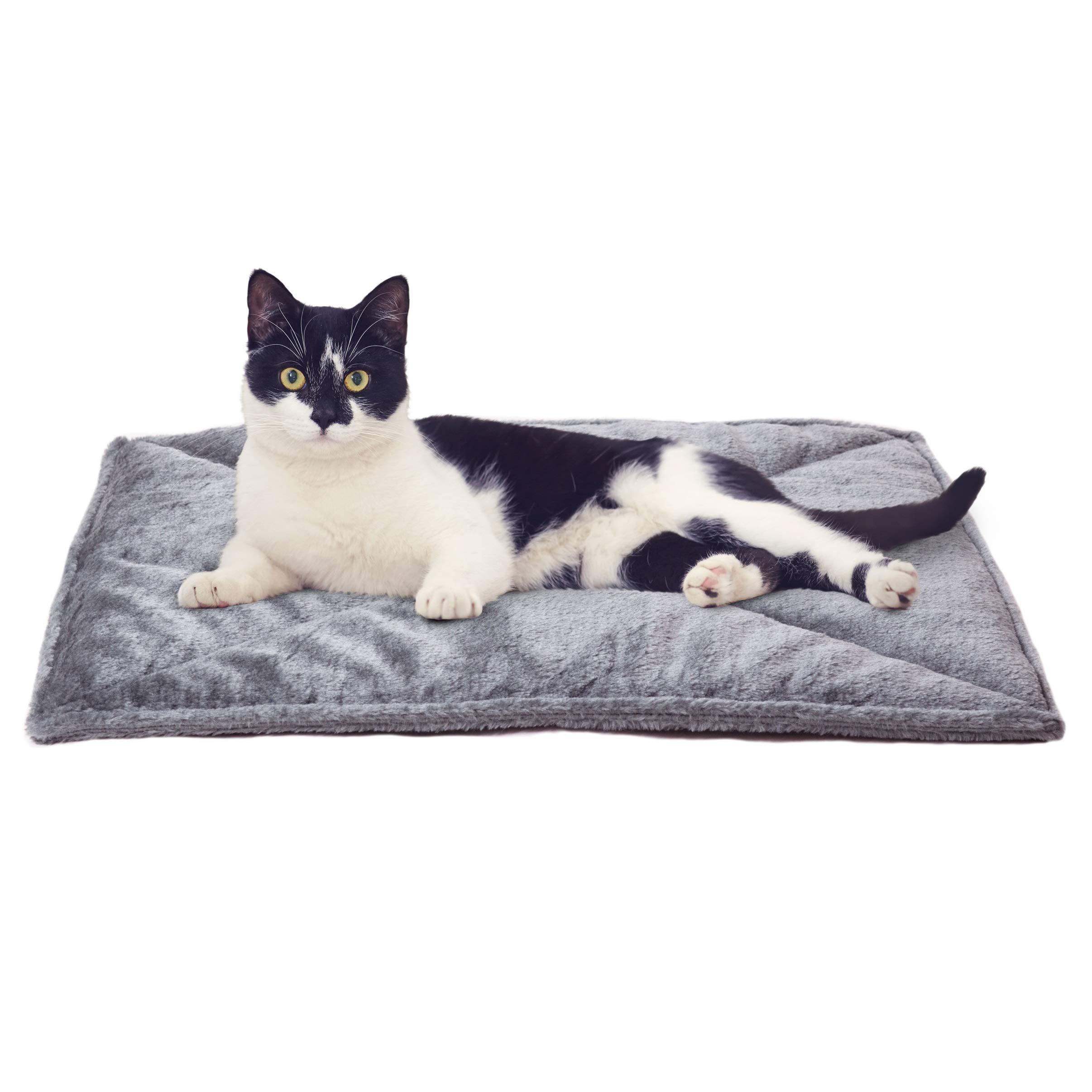 Furhaven Self-Warming Pet Bed – ThermaNAP Reflective Quilted Mat with Washable Faux Fur Cover for Cats & Small Dogs – Gray, Small