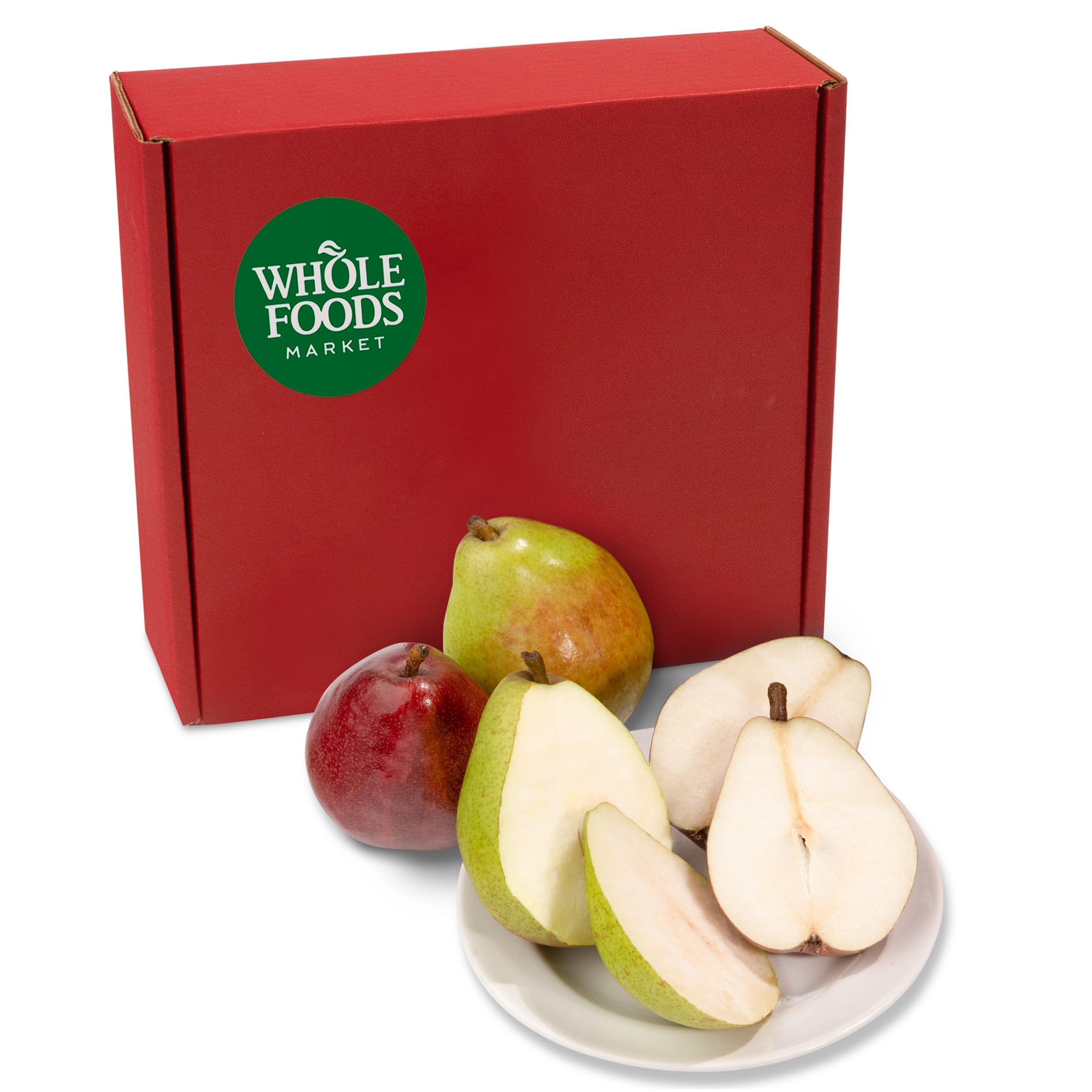 Whole Foods Organic 9 Count Red & Green D'Anjou Pears - Image 4