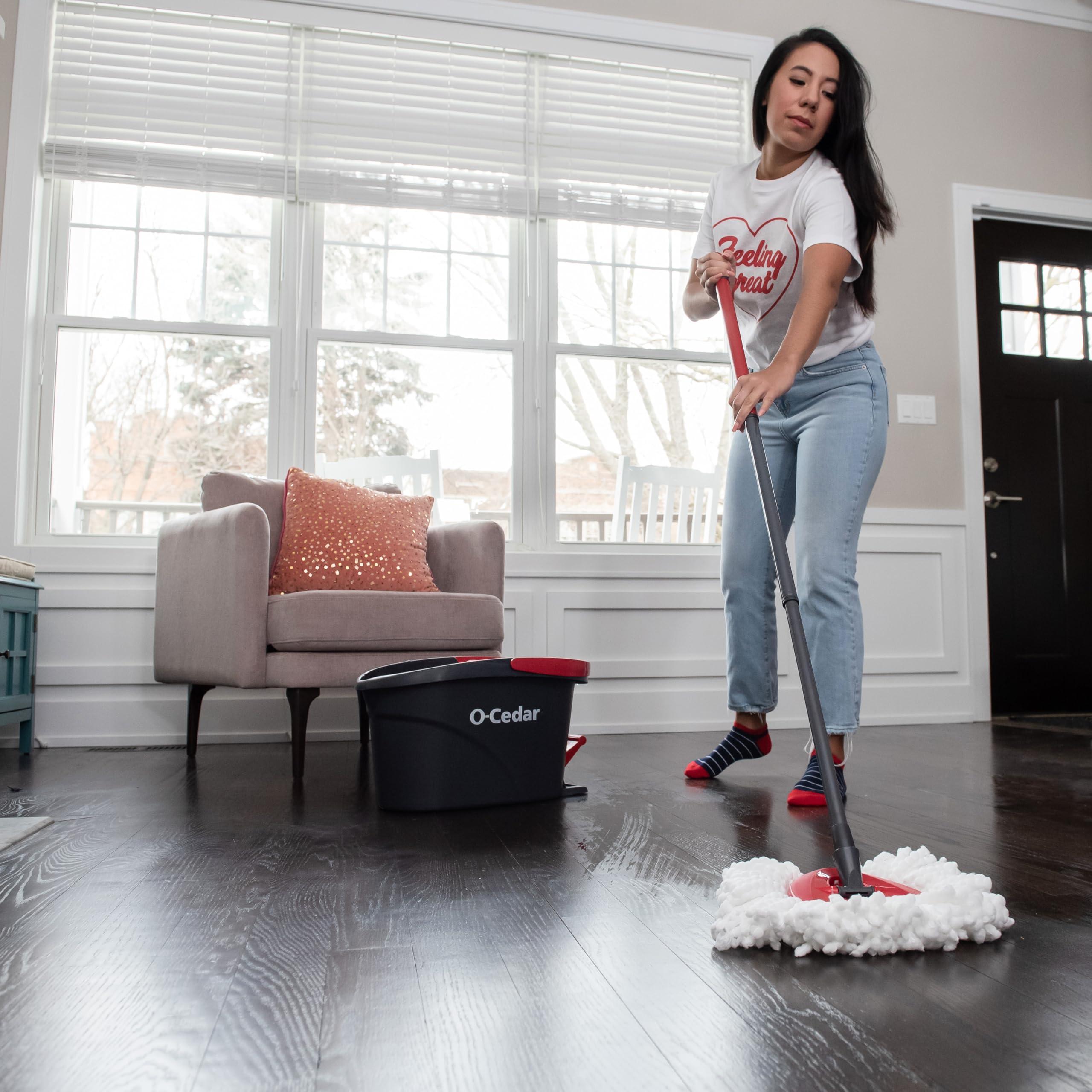 O-Cedar Easywring Microfiber Spin Mop & Bucket Floor Cleaning System with 4 Extra Refills - Image 2