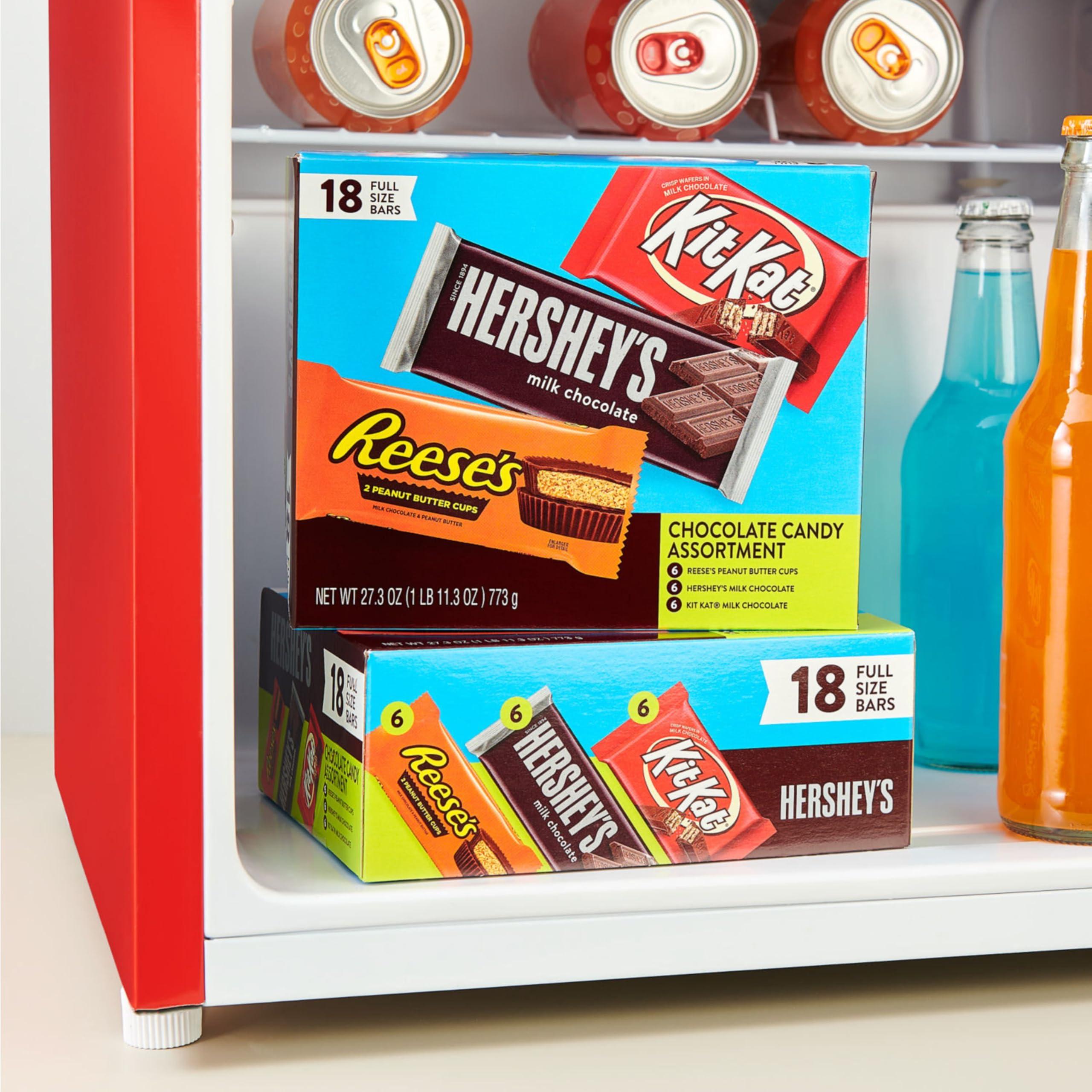 HERSHEY'S, KIT KAT and REESE'S Assorted Milk Chocolate Candy Variety Box, 27.3 oz (18 Count) - Image 5