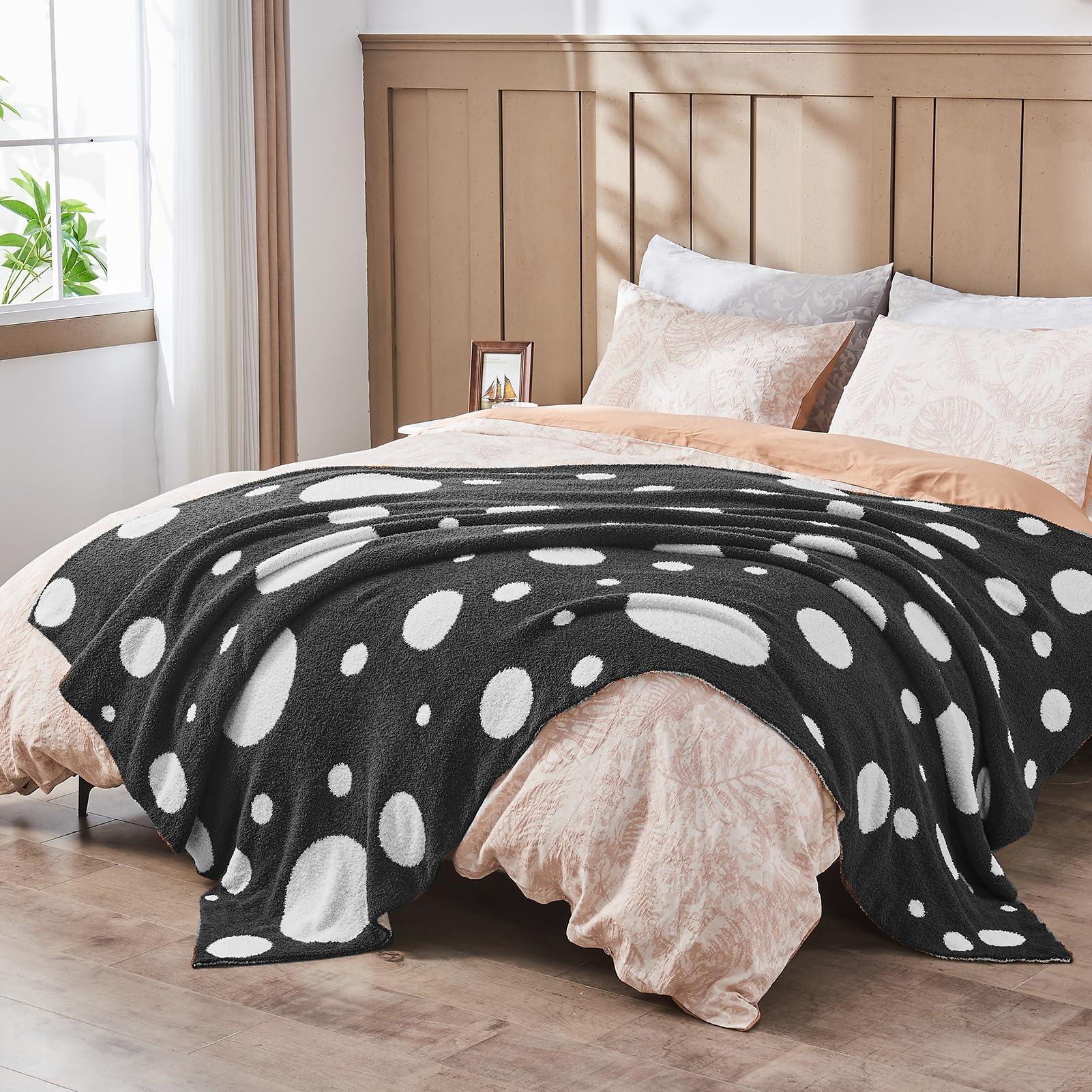 Douceur Polka Dot Throw Blanket for Couch Sofa Bed, Reversible Cozy Fluffy Super Soft Bedroom Blanket, Plush Jet Black Throw Blanket, 50×60 inches - Image 4