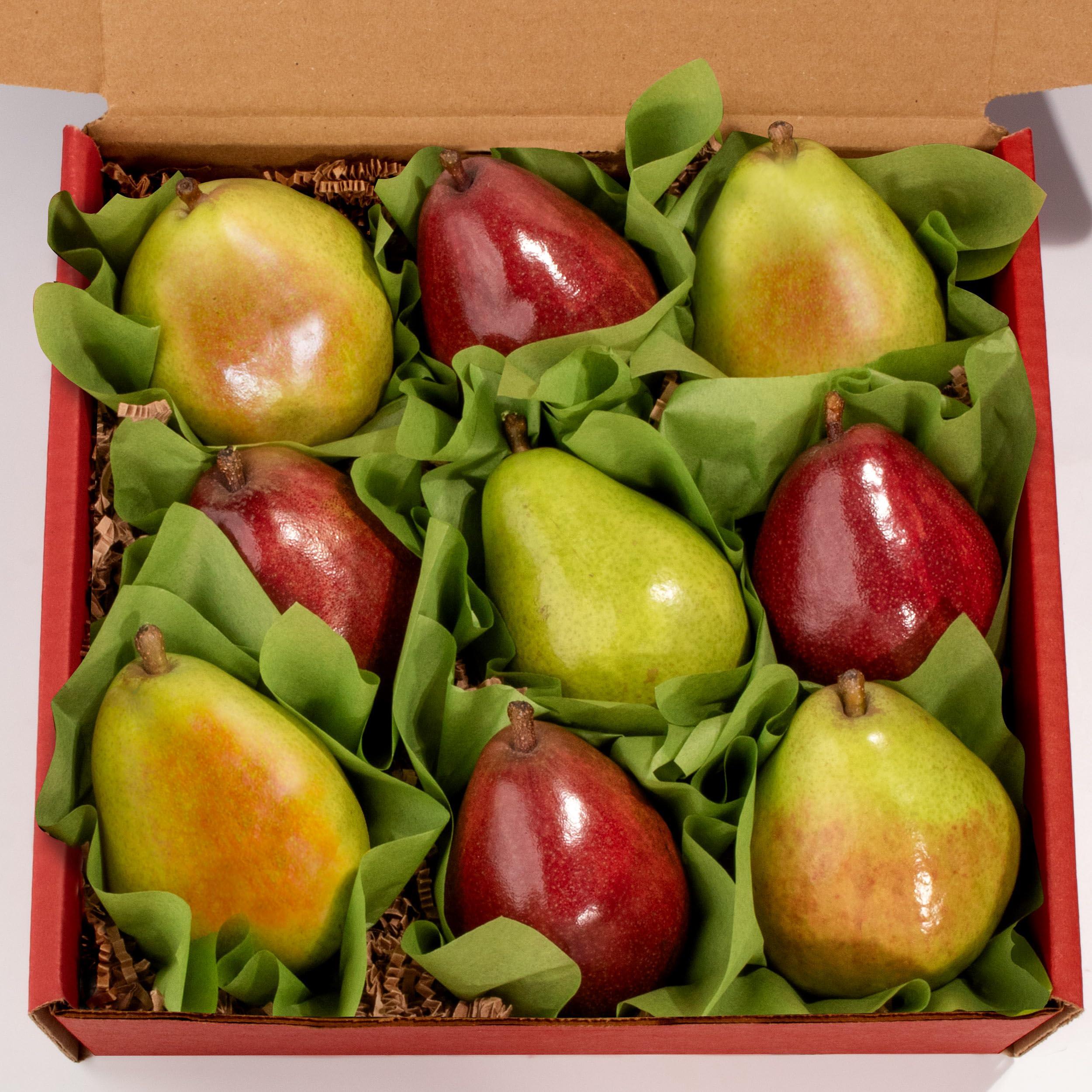 Whole Foods Organic 9 Count Red & Green D'Anjou Pears - Image 5