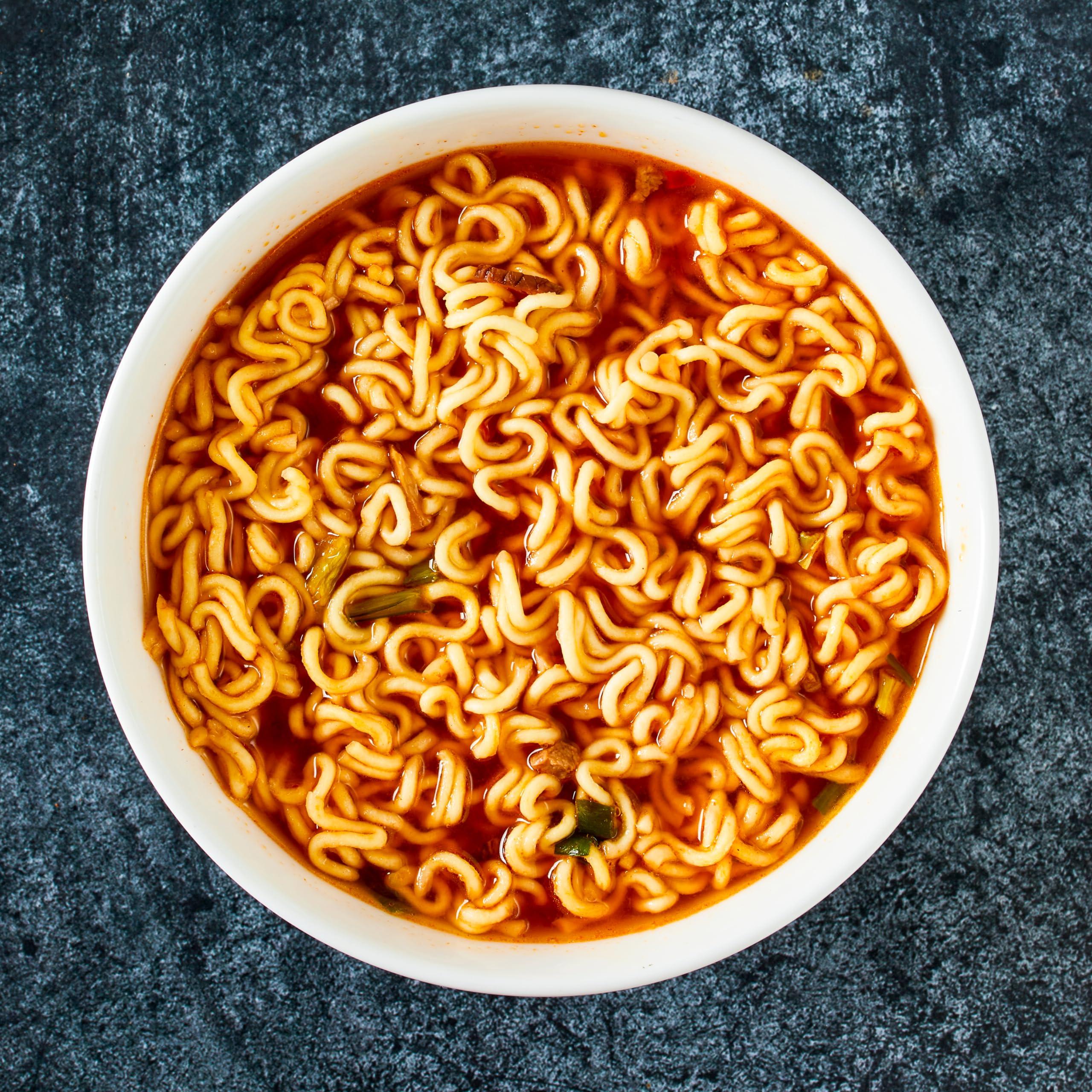 Nongshim Ramen Noodles, Gourmet Instant Ramen, Premium Microwavable Noodle Soup, Spicy Shin, 4.23 Ounce (Pack of 20) - Image 4