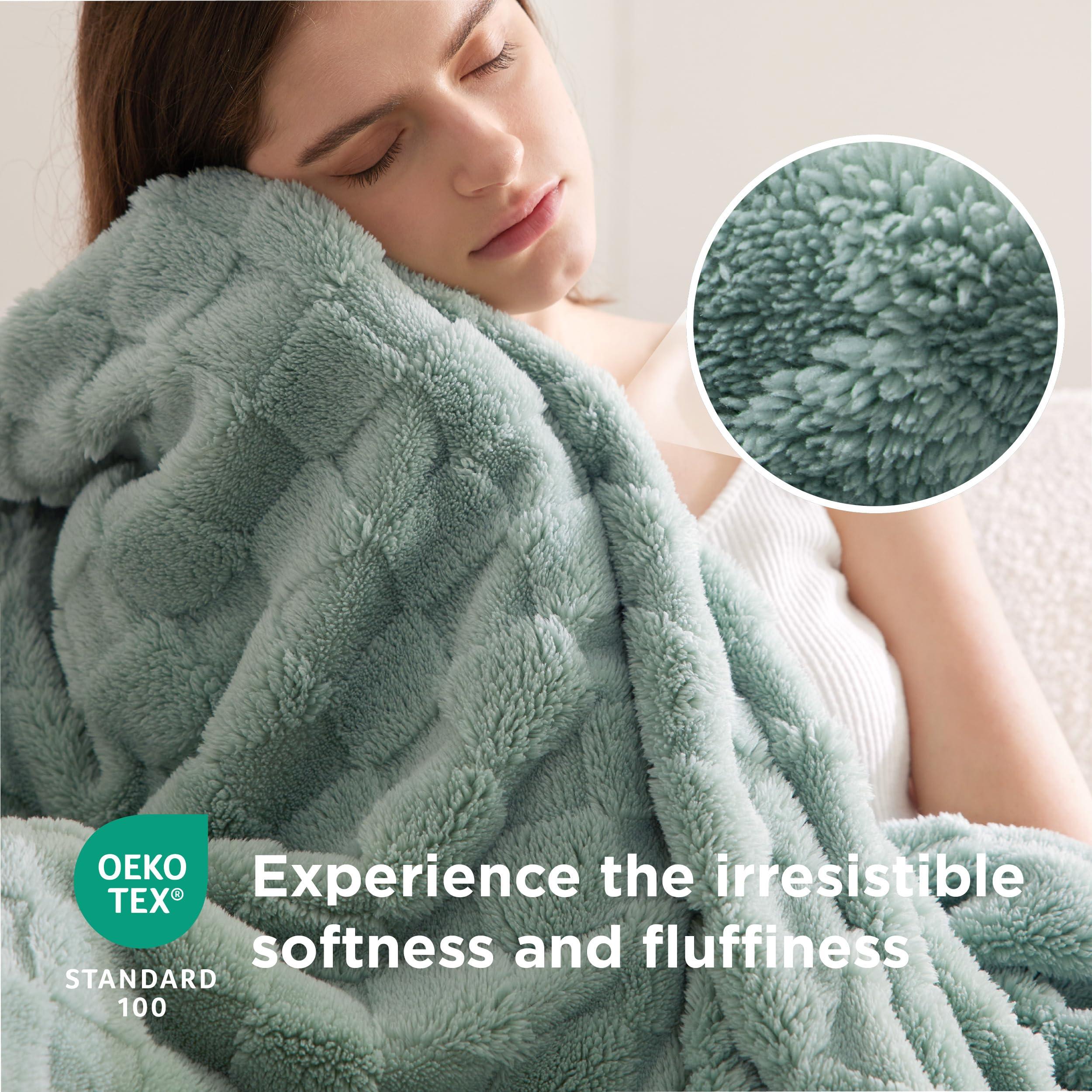 Bedsure Sage Green Fleece Blanket for Couch - Checkered Throw Blanket for Women, Cute Soft Cozy Throw for Girls, 50x60 Inches - Image 5
