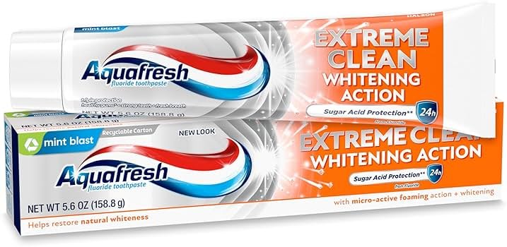 Aquafresh Extreme Clean Whitening Action Fluoride Toothpaste for Cavity Protection, Sugar Acid Protection, Mint Blast, 5.6 oz - Product Image