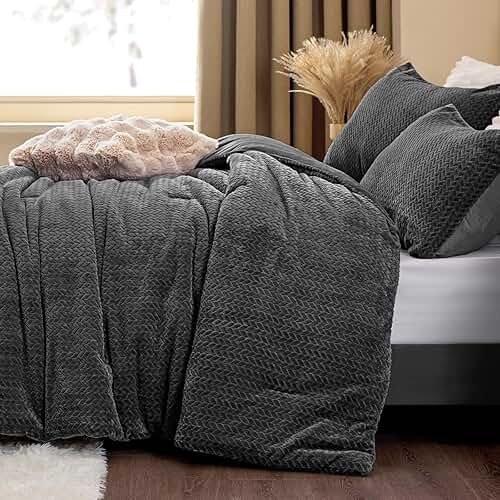 ChiXpace Flannel Fleece Queen Comforter Set - Ultra Soft Furry Grey Leaves Pattern Faux Fur Bed Set, Winter Fuzzy Fluffy Comfort Set, Velvet Bedding Set for Bed with 2 Pillow Cases - Product Image