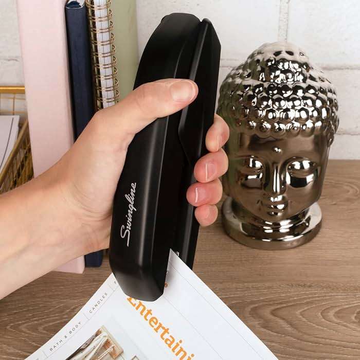 Swingline Stapler Value Pack, 20 Sheet Capacity, Jam Free, includes Standard Stapler, 5000 Staples and Staple Remover, Black (54551) - Image 2