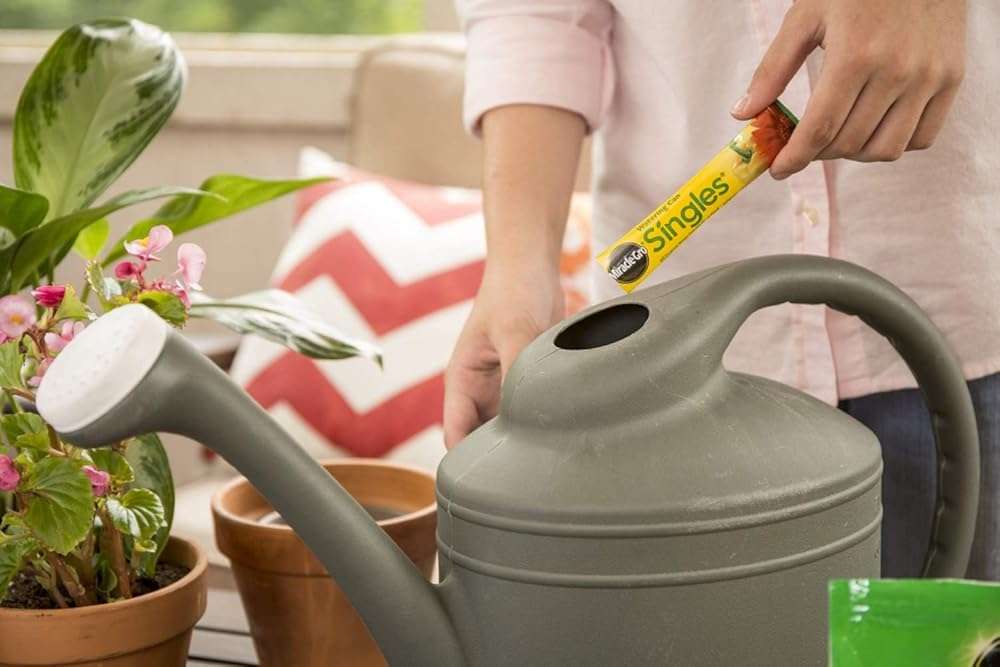 Miracle-Gro Watering Can Singles All Purpose Water Soluble Plant Food - Fertilizer for Flowers, Vegetables, Houseplants, Trees, Indoor and Outdoor Plants, 24 Packets - Image 8