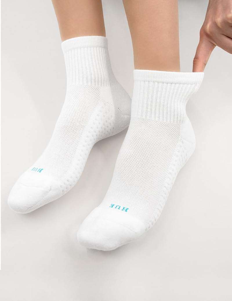 HUE Women's Air Cushion Sport Socks (3 Pair Pack) - Image 3