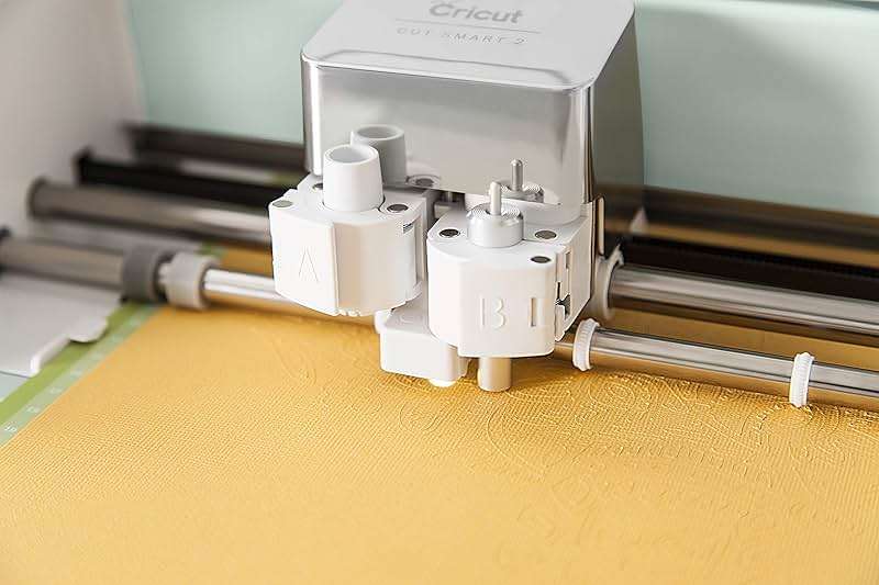 Cricut Premium Fine-Point Replacement Blade, Cutting Blade with Improved Design, Cuts Light to Mid-Weight Materials, for Personalized Crafts, Compatible with Cricut Maker & Explore Machines, 1 Count - Image 4