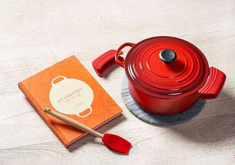 Le Creuset Silicone Craft Series Medium Spatula, 11 1/8" x 2 1/4", Cerise - Image 5