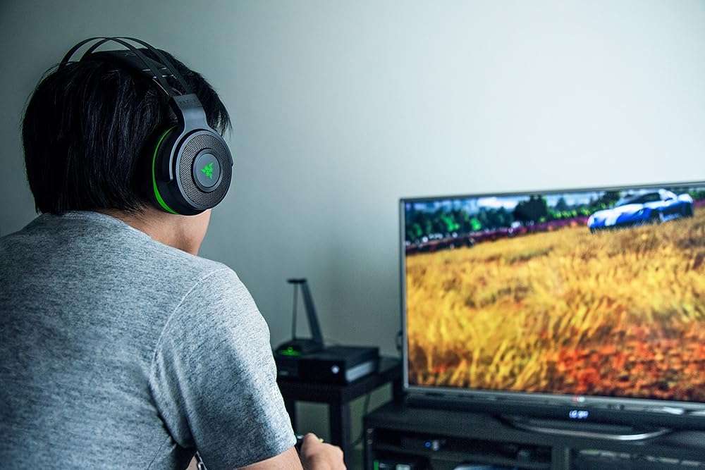 Razer Thresher for Xbox One: Windows Sonic Surround - Lag-Free Wireless Connection - Retractable Digital Microphone - Gaming Headset for PC, Xbox One, Xbox Series X & S - Image 5