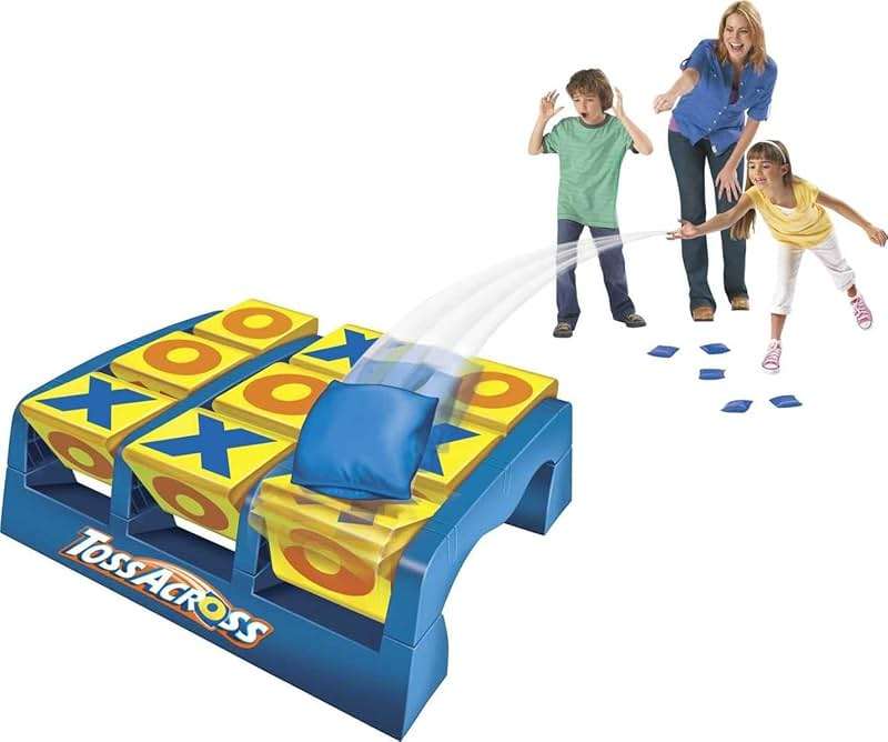 Mattel Games Toss Across Kids Outdoor Game, Bean Bag Throw for Camping & Family Nights, Get 3-in-a-Row for 2 to 4 Players - Image 2