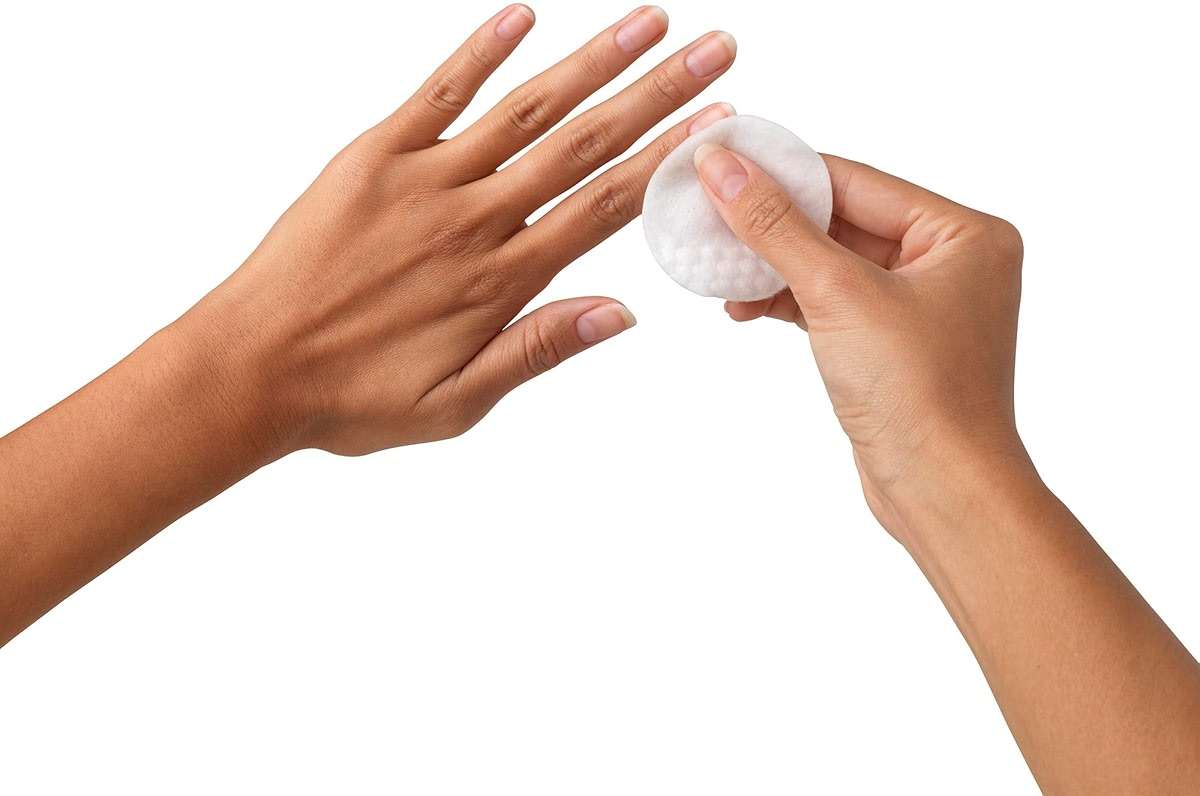 Cutex Non-Acetone Nail Polish Remover - Image 4