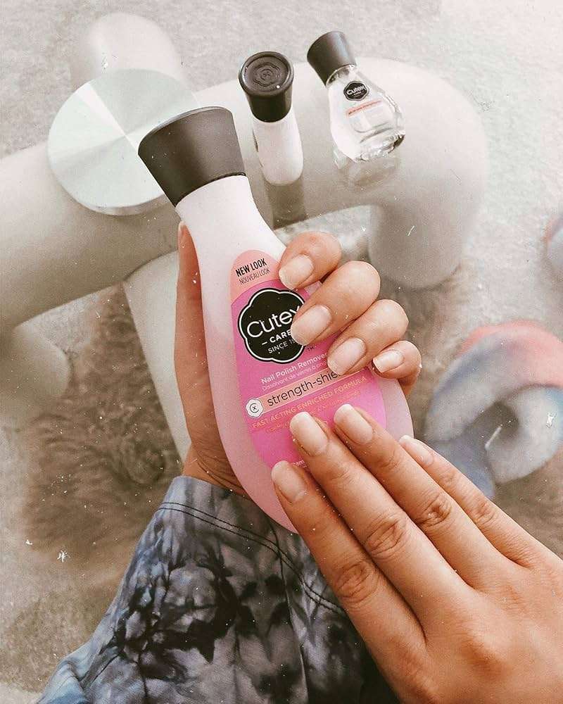 Cutex Non-Acetone Nail Polish Remover - Image 5