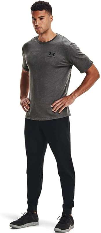 Under Armour Men's Sportstyle Left Chest Logo Short-Sleeve T-Shirt - Image 4