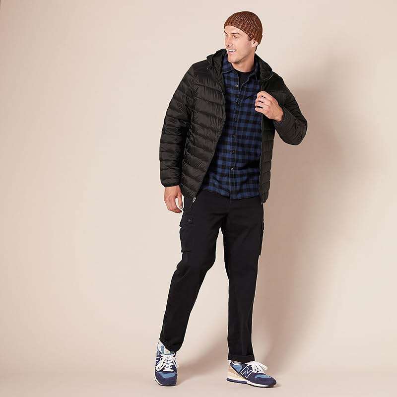 Amazon Essentials Men's Lightweight Water-Resistant Packable Hooded Puffer Jacket - Image 8