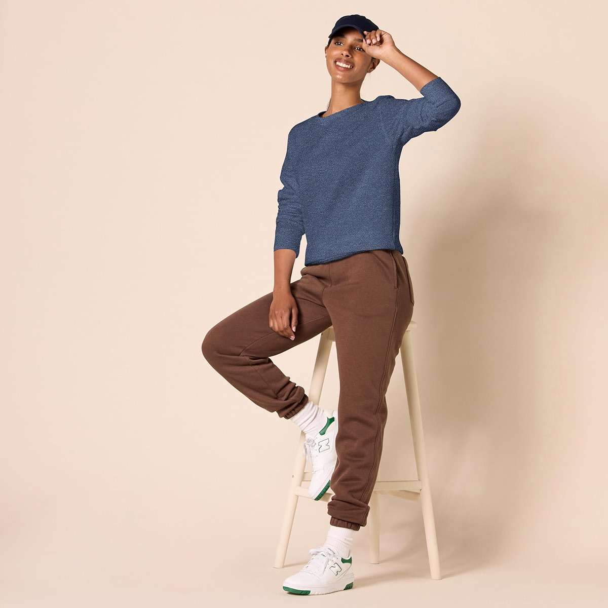 Amazon Essentials Women's Fleece Crewneck Long Sleeve Pullover Sweatshirt (Available in Plus Size) - Image 5