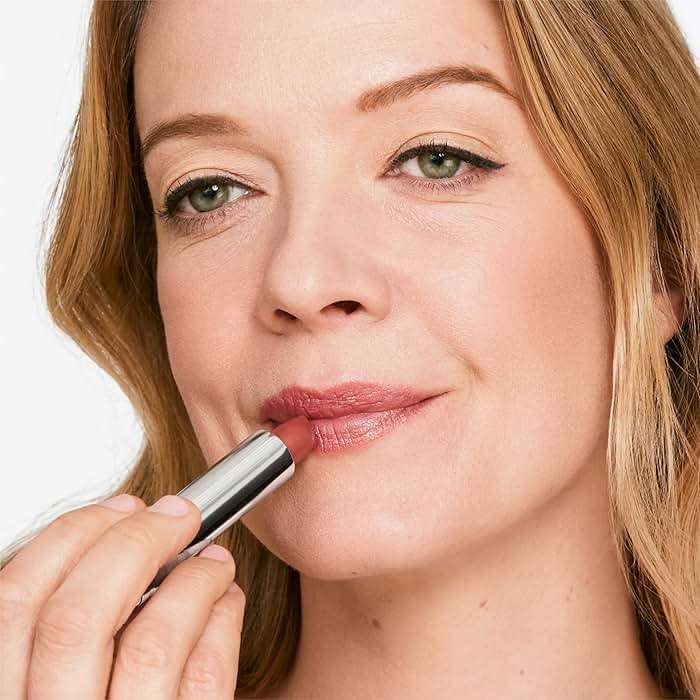 Clinique Dramatically Different Lipstick Shaping Lip Colour | Long Lasting, Moisturizing + Hydrating | 17 Shades - Image 5