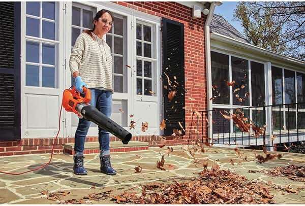 BLACK + DECKER Electric Leaf Blower, Hand Held Blowers for Lawn Care, Up to 450 CFM and 140 MPH Power, Axial, Lightweight, Corded (BEBL750) - Image 5