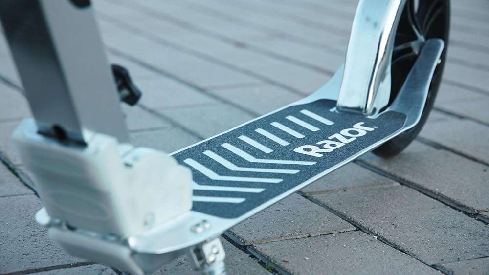 Razor A5 DLX Kick Scooter for Kids Ages 8+ - 8" Urethane Wheels, Foldable, Anti-Rattle Handlebars, for Riders up to 220 lbs - Image 4