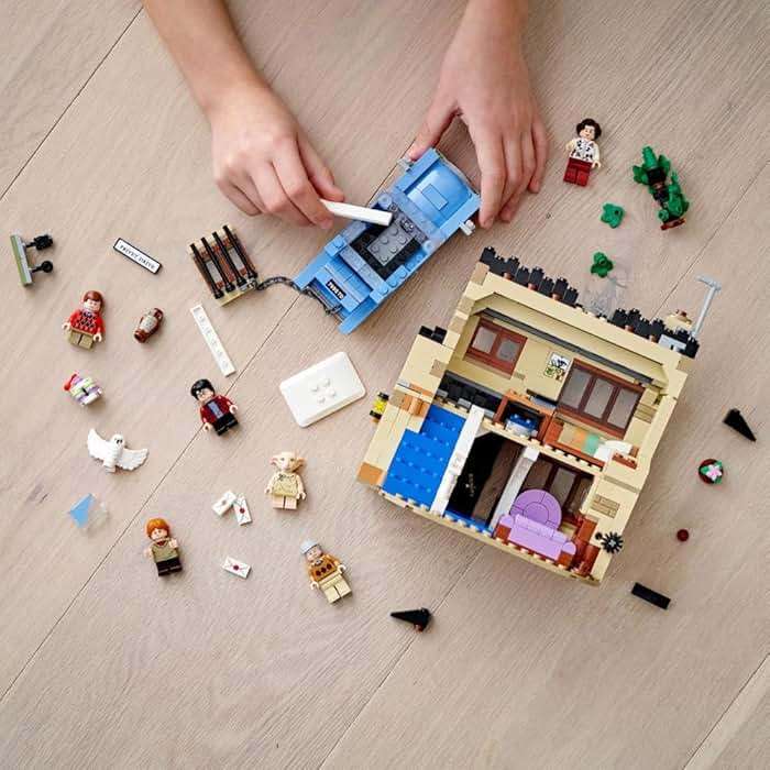 LEGO Harry Potter 4 Privet Drive 75968 House and Ford Anglia Flying Car Toy, Wizarding World Gifts for Kids, Girls & Boys with Harry Potter, Ron Weasley, Dursley Family, and Dobby Minifigures - Image 2