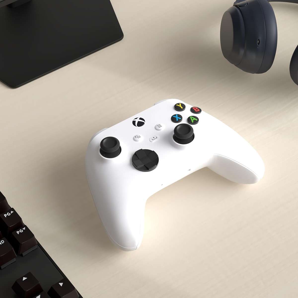 Xbox Core Wireless Gaming Controller – Robot White– X|S, One, Windows PC, Android, and iOS - Image 5