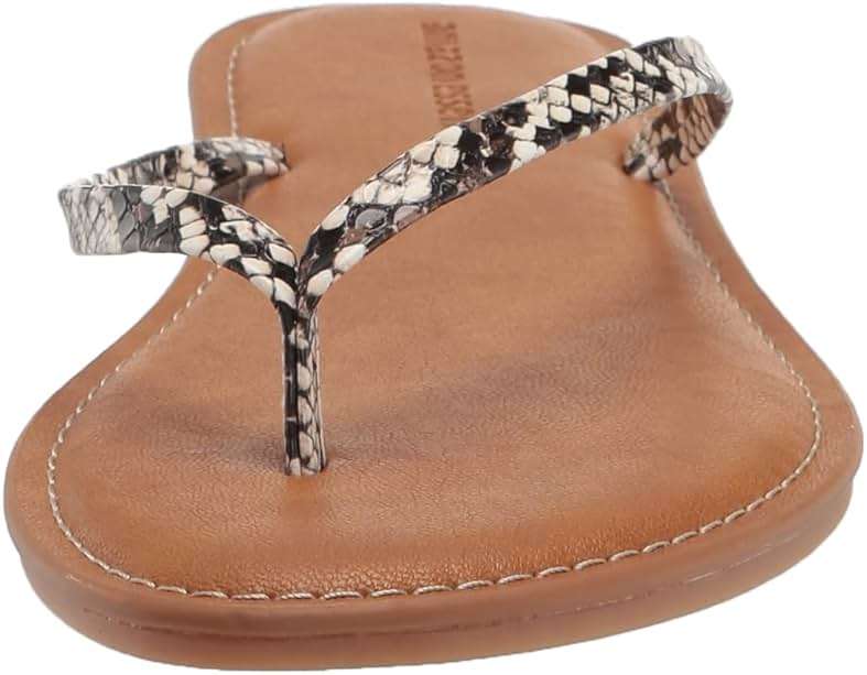 Amazon Essentials Women's Thong Sandal - Image 3