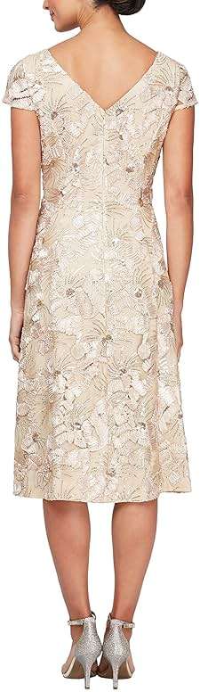 Alex Evenings Women's Short Embroidered Cocktail Dress, Wedding Guest (Petite and Regular Sizes) - Image 2