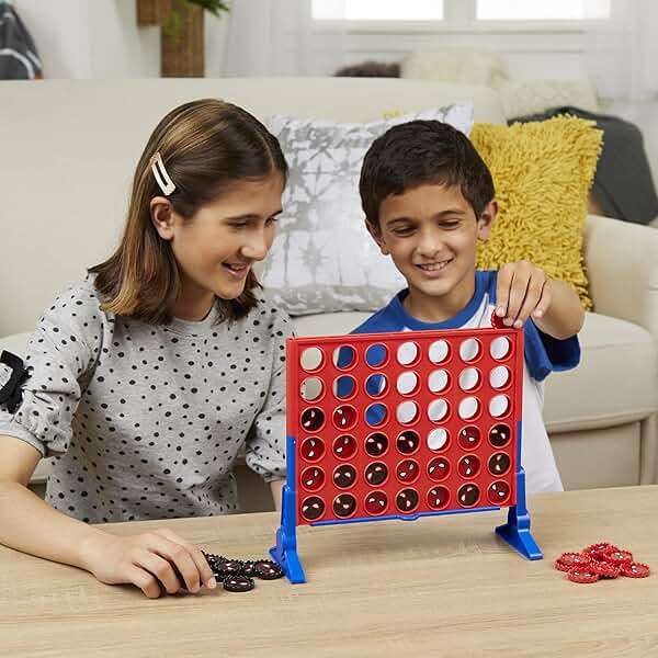 Hasbro Gaming Connect 4 Marvel Spider-Man Edition, Strategy Board Game for 2 Players, Ages 6 and Up (Amazon Exclusive) - Image 8