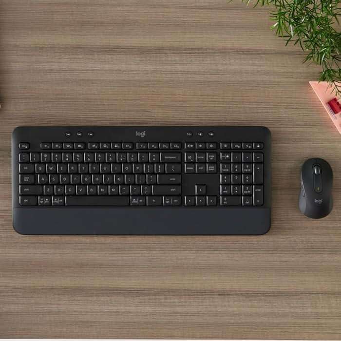 Logitech Signature MK650 Combo for Business, Wireless Mouse and Keyboard, Logi Bolt, Bluetooth, SmartWheel, Globally Certified, Windows/Mac/Chrome/Linux - Graphite - Image 2