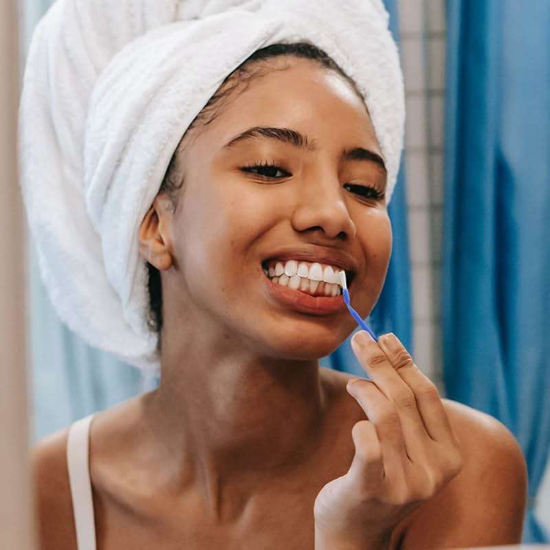 FERCAISH 100 Pcs Disposable Interdental Brush, 4 Colors Dental Micro Applicator Brush Micro Swabs Applicator - Oral Dental Hygiene Tooth Cleaning Tool - Image 7