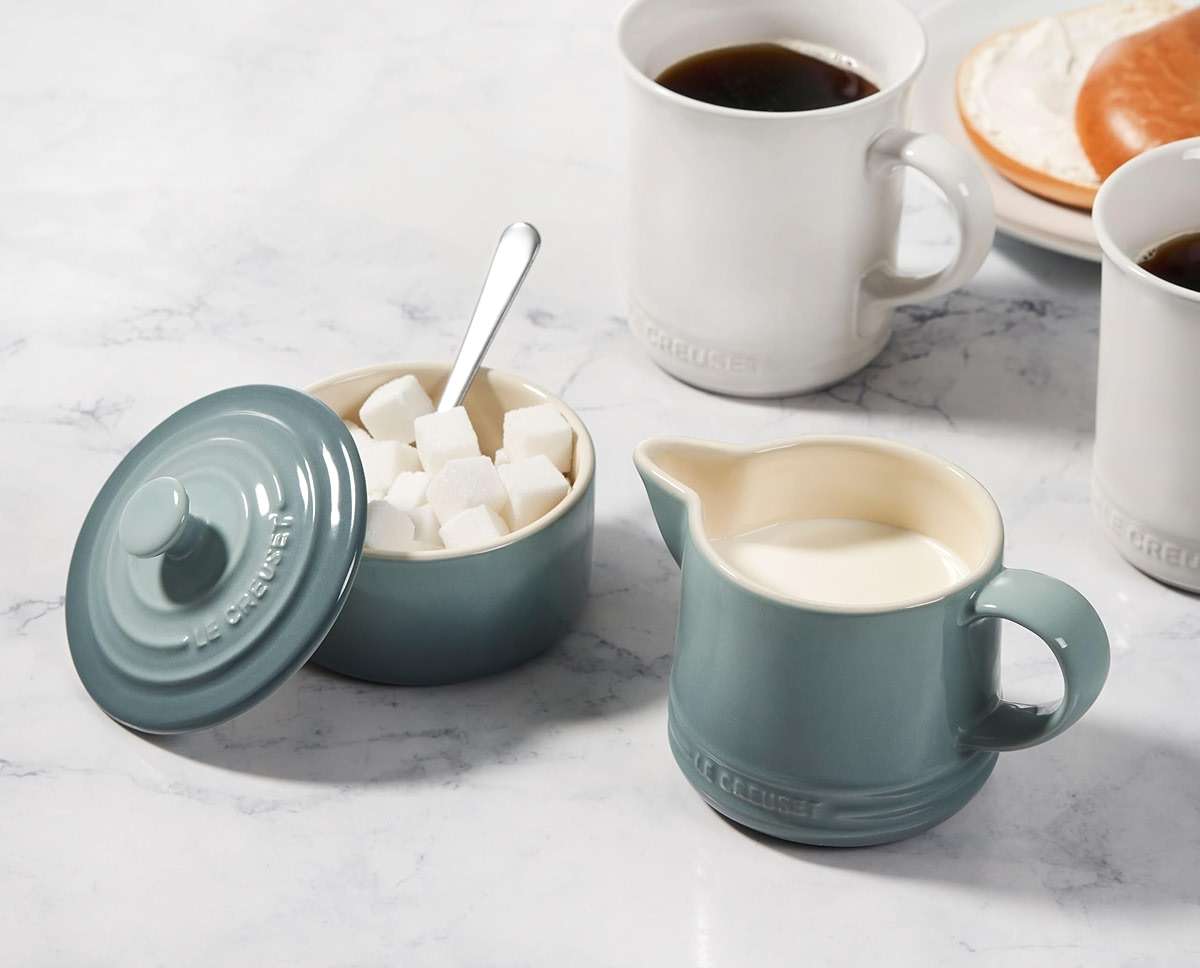 Le Creuset Stoneware Signature Cream & Sugar Set, Cerise, Cream: 300 ml., Sugar: 8oz, - Image 5