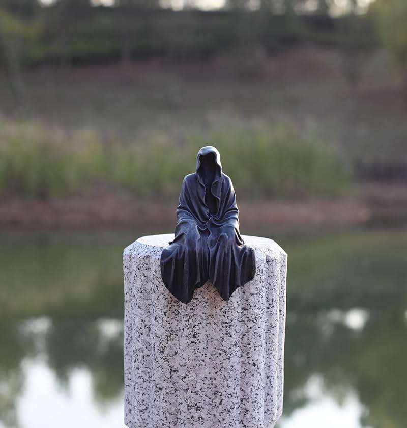 SHOWFEICAT Resin Tabletop Gothic Decor Sitting Statue, Resin Statue Gothic Decor, Fits On Sturdy Shelf and Has A Cool Mystic Look 5.1 Inch - Image 7