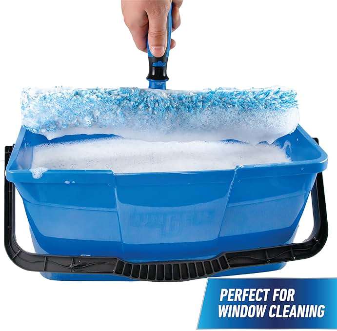 Unger Professional 3 Gallon Bucket – Compact Cleaning Bucket, Comfort-Grip Handle, 2 Pour Spouts, Portable Cleaning Supplies, Plastic Mop Bucket for Floor, Window & Household Cleaning - Image 4
