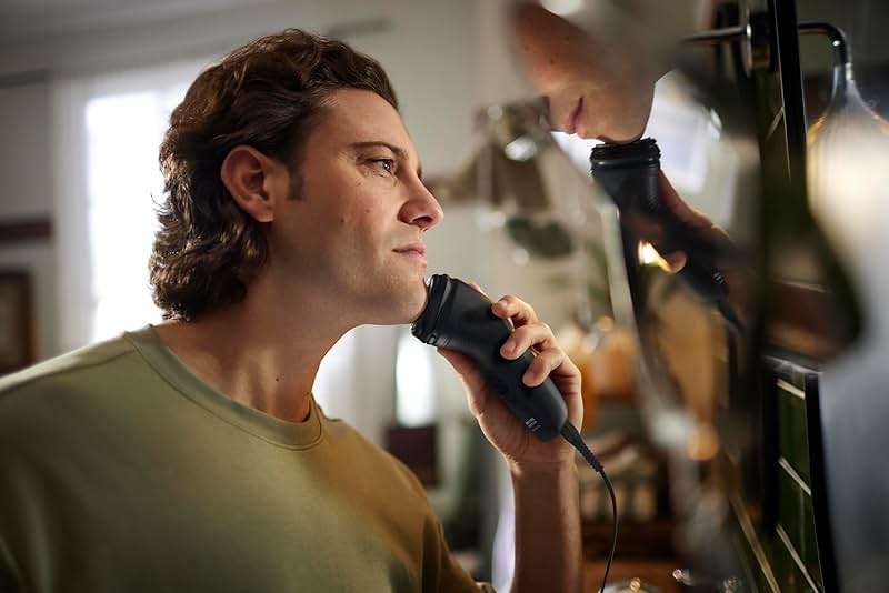 Philips Norelco Shaver 1100 Series, Dry Electric Shaver, 27 Self-Sharpening ComfortCut Blades, 4D Floating Heads, P-Cap, Deep Black, Model S1016/90 - Image 8