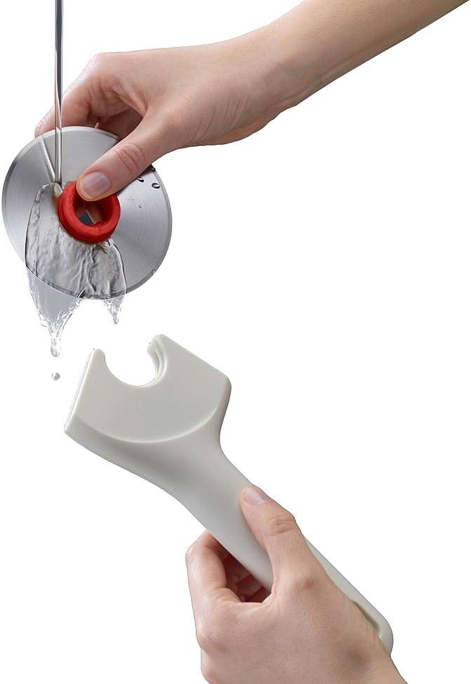 Joseph Joseph Ringo Easy Clean Pizza Wheel Cutter Slicer, Stainless Steel blade, Dishwasher safe - Image 4