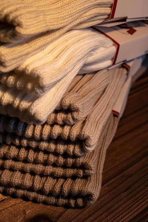 DAUCO 4 Pairs Natural 98% Cotton Socks for Women & Men Crew Seamless Cozy Fall Socks Breathable Unisex Slouchy Socks - Image 6