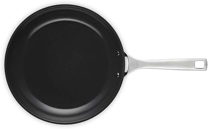 Le Creuset Essential Non-Stick Ceramic Shallow Frying Pan, 11" - Image 5