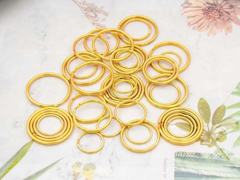 ZoloAJay 40 Pack Golden Key Ring Keychain Assorted in 4 Sizes Metal Round Split Key Chains Rings for Home Car Dog Tag Office Lanyards Keys Attachment - Image 4