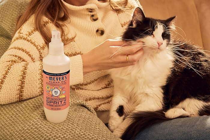 MRS. MEYER'S Clean Day Cat Deodorizing Spray, White Peach Scent, 8oz - Image 8