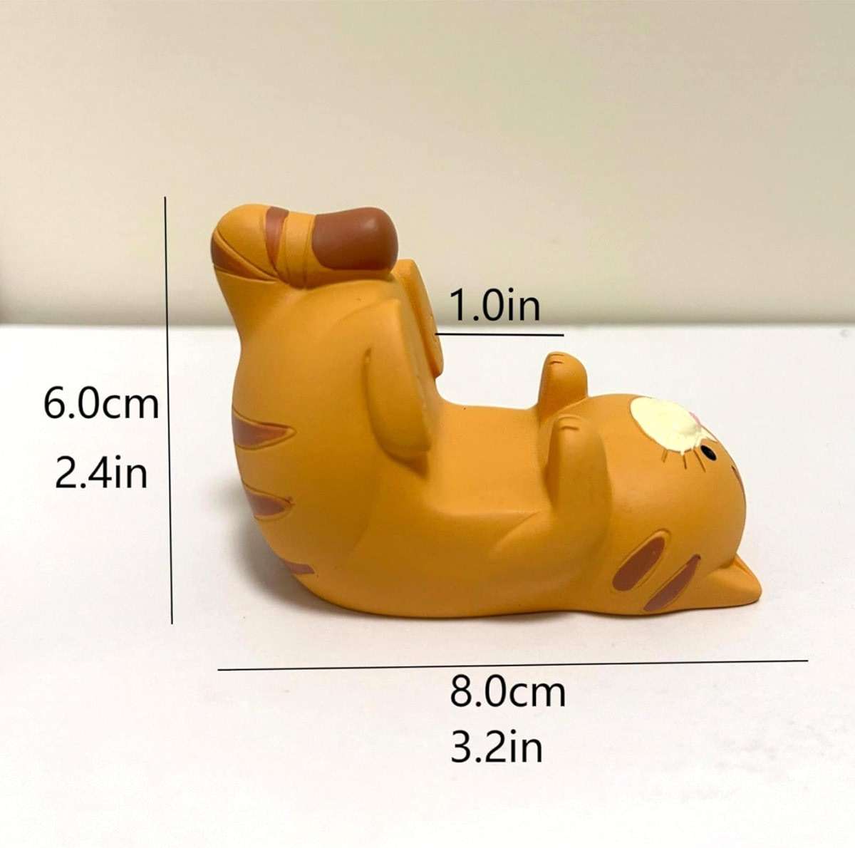 Eysinyge Resin Cat Figurine Phone Stand - Sturdy Design to Hold Smartphones Without Tipping, Cute Phone Holder Gift for Cat Lovers, Desk Decor Accessory 5.7 oz 3.3 x 2.3 x 2.0 in - Image 6