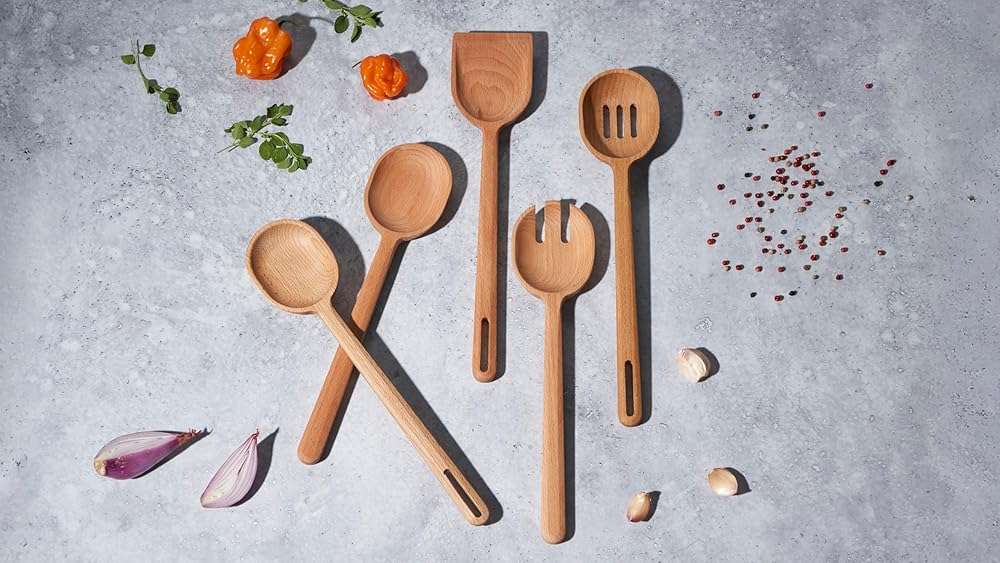 Le Creuset Signature Wooden Scraper Spoon - Image 6