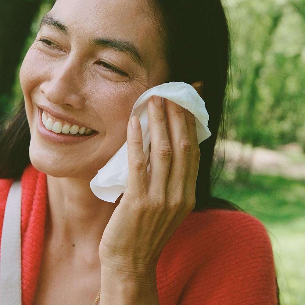 Ursa Major Daily Refresh Bundle | Essential Face Wipes, Fantastic Face Wash, Golden Hour Recovery Cream | 3 count - Image 5